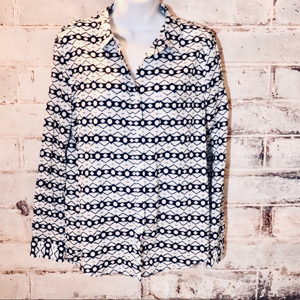Hinge Button Down Shirt - Picture 5 of 10